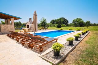 Villa Stone House with Pool - Nin - 1