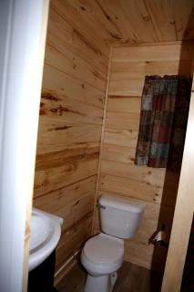 Adorable Two-Person Cabin Rental next to Schroon Lake, New York - Schroon Lake - 1