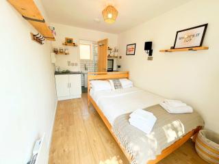 Dolores Suite EcoPod Treehouse in the city centre - Bristol - 8