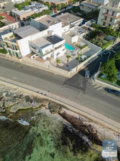 Villa Mediterranea Apartments - Seaview, Pool & Garden - 5
