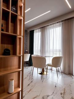 Airport SkyLuxe Luxury Residence - 1