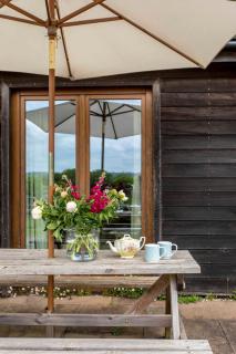 Beautiful Box Hill Lodge - Box - 7