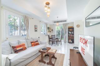 StayShort - Vibrant Villa in Springs 11 Sleeps 6 with Balcony - 9