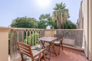 StayShort - Vibrant Villa in Springs 11 Sleeps 6 with Balcony - 6
