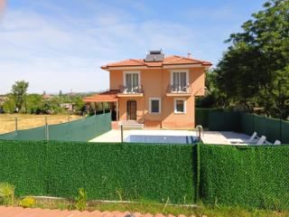 Villa Mayki - - 1