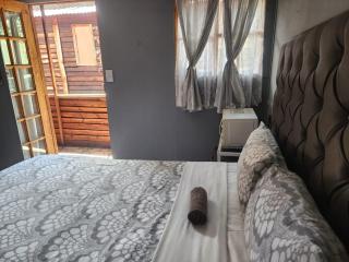 Budget Wooden Cabins at KUDU - Bloemfontein - 5