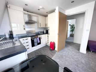 Central Flat with City Views - Newly Refurbished - Parking Included - Superfast Wifi - Bournemouth - 2