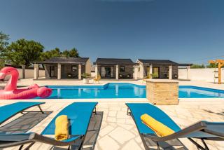 Unique Villa V with large pool - Benkovac - 2