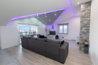 Family Villa Jela for 12 guests with pool - Cista Provo - 4