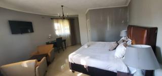 Riverstone Guest Lodge - 9