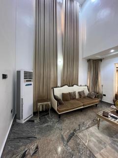 4 Bedroom Apartment In Oluyole - Ibadan - 8