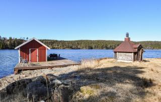 Amazing Home In Ed With Lake View - Ed - 0