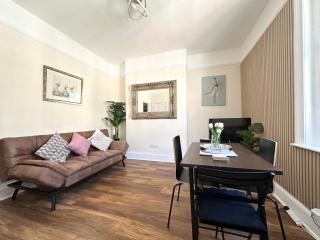The Bournemouth Hideaway - Beautiful Central flat - 10 mins walk to beach - Brought to you by Coastline Retreats - Bournemouth - 8