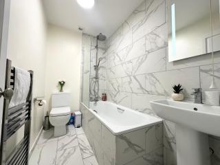 The Bournemouth Hideaway - Beautiful Central flat - 10 mins walk to beach - Brought to you by Coastline Retreats - Bournemouth - 7