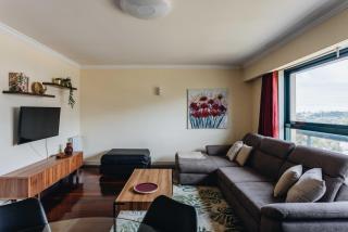 Spacious 1BR with Parking in Quiet Area - Vila Nova de Gaia - 2