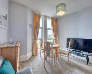 Apartment 2 - 1 Bedroom Sea Front-Sea Views-Free Parking - Paignton - 6
