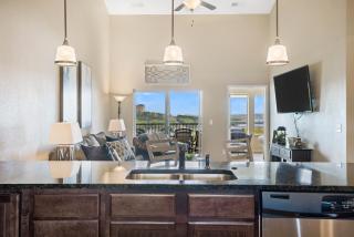 Happy Place Condo - Stunning Table Rock Lake Views - Branson - 8