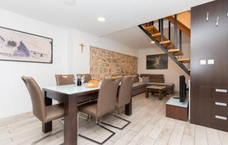Holiday Home Kristina - Makarska by Villas Guide - Donji Vinjani - 4