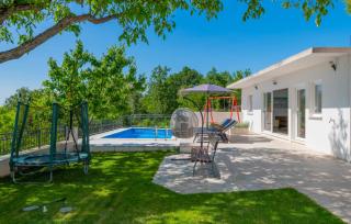Holiday Home Kristina - Makarska by Villas Guide - Donji Vinjani - 2