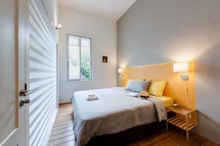 Non Inn Entire Historic 5 Bedroom Riverside Shophouse near ICONSIAM for Families and Groups - 0