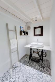 Non Inn Entire Historic 5 Bedroom Riverside Shophouse near ICONSIAM for Families and Groups - 3