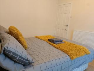 Bright, Comfortable Home, Convenient for City Centre - 3