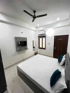 Hotel kashi vaas - 1