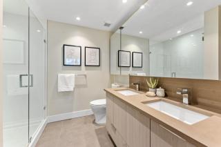 Spacious 2BR Home Steps from Shops and Dining - Vancouver - 1
