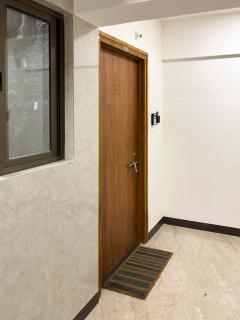 Breezy, Bright, Upper Floor 2bhk nr BKC & Airport - Mumbai - 6