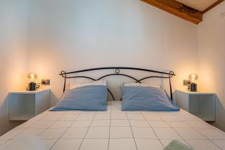 ROMANTIC COMO HIDEAWAY with private parking - 3