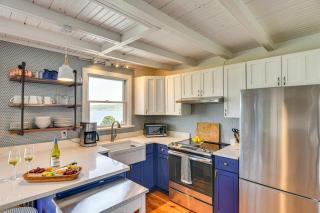 Coastal Portsmouth Home with Bay Access Near Newport - 3