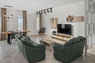 Penthouse with Seaview Private Beach and Parking - 5