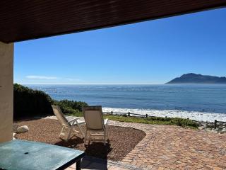 Family & pet friendly beach house, Kommetjie - Cape Town - 2