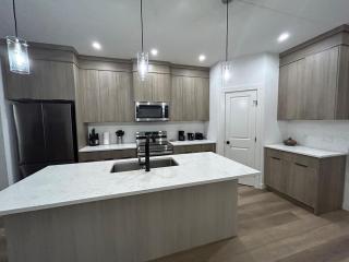 Seton Villas 5Bed Hse Including Basement & Kingbed - Calgary - 9