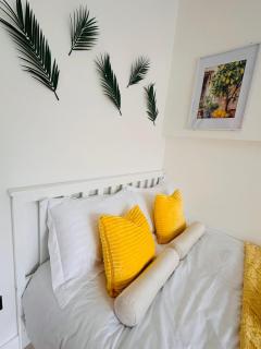 R1 - Newly Renovated Luxury Private Room with Shared Bathroom and with its own Kitchenette in Halesowen - Halesowen - 7