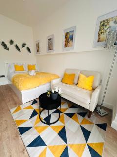 R1 - Newly Renovated Luxury Private Room with Shared Bathroom and with its own Kitchenette in Halesowen - Halesowen - 8