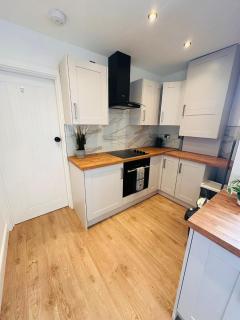 R1 - Newly Renovated Luxury Private Room with Shared Bathroom and with its own Kitchenette in Halesowen - Halesowen - 2