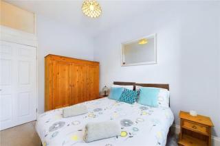 Loveliest Homes Paignton - Sea Front location with parking - Paignton - 1