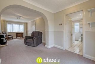 For Contractors, businesses, families - next to Colchester Royal Grammar School - Lexden - 3
