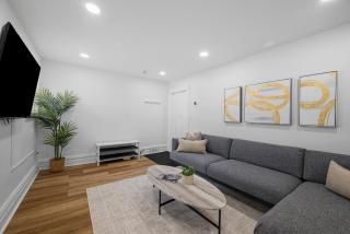 Pittsburgh Millvale Modern 4 Bedroom Apartment with Parking - - 9