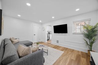 Pittsburgh Millvale Modern 4 Bedroom Apartment with Parking - - 6