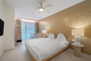 goldfinger + suites - Lana - 9