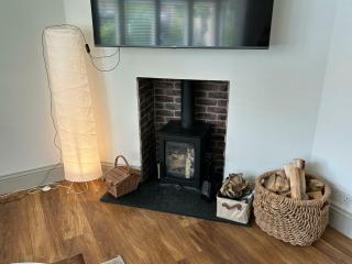 4 bedroom Traditional Victorian home with parking - Croydon - 4