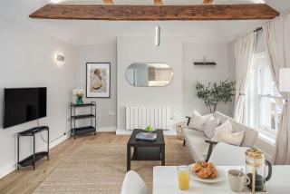 Bright Apartments Near Farnham Castle by StayStayStay - Farnham - 1