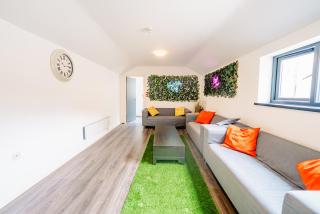 Chic & Trendy Studio - Cardiff - 4
