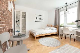 Bright Studio with Desk Ideal for Remote Work by Noclegi Renters - Danzig - 0