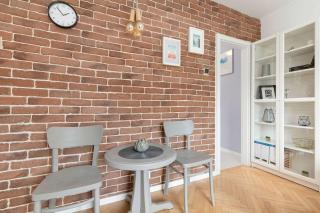 Bright Studio with Desk Ideal for Remote Work by Noclegi Renters - Danzig - 3
