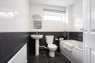 Prospect Place Long Stay Free Parking and Wi-FI - Swindon - 5