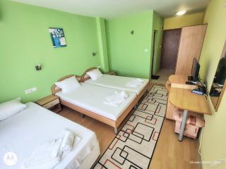 Family Hotel Coral - Sozopol - 9