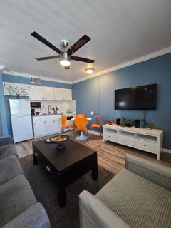 Sunset Beach Suite 8! Across from Beach Access & Pet Friendly! Enjoy Fall Promo for Mondays & Thursdays! - 6